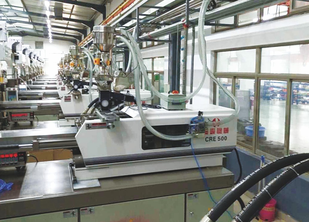 深入分析注塑机集中供料系统构成