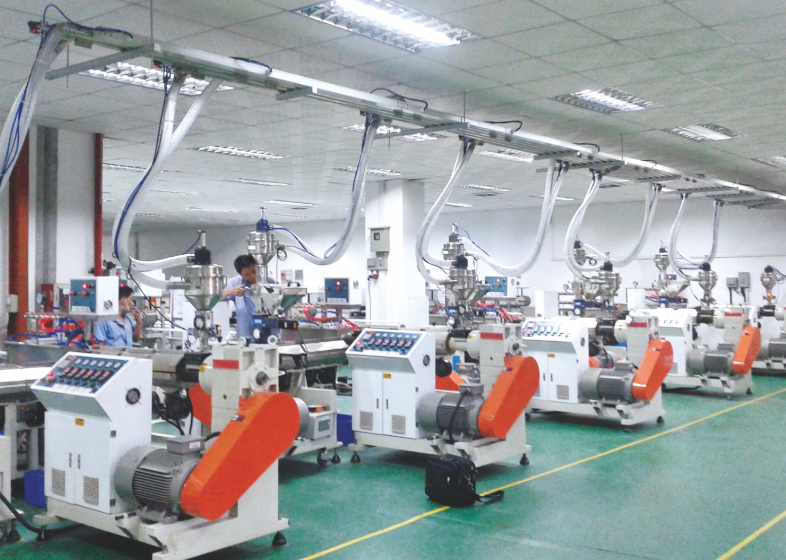 论集中供料系统对注塑行业的重要性