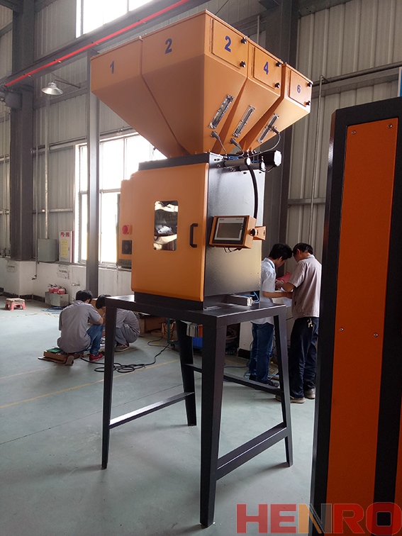 塑料集中供料系统包括哪些设备